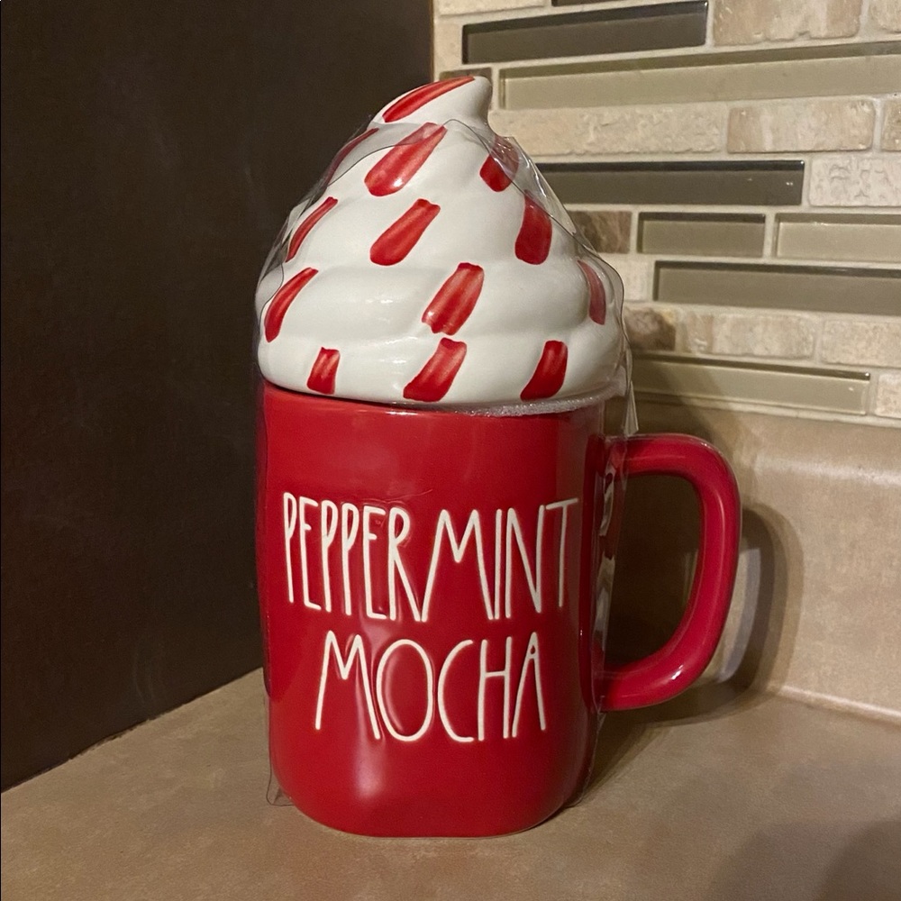 NEW Rae Dunn Peppermint Mocha Mug with Topper